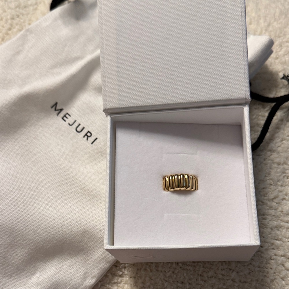 Mejuri charlotte bold ring